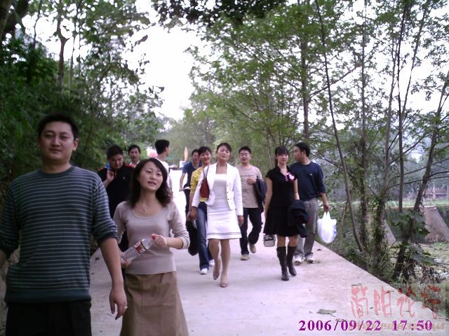 在路上.JPG
