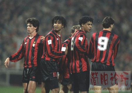 1_6-12-44-347_20031031131148.jpg