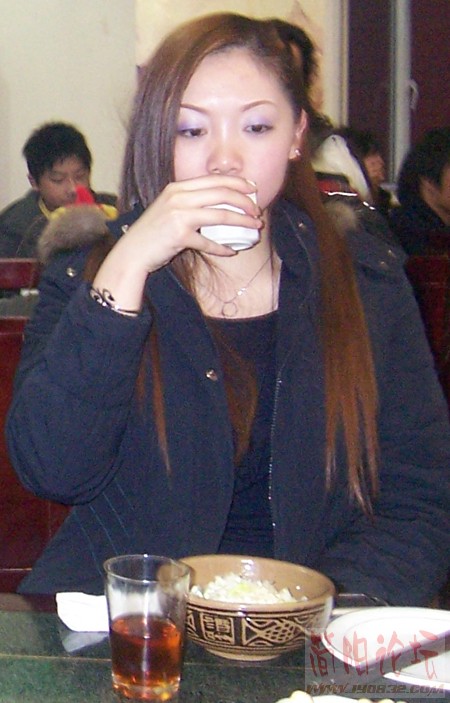 13论坛第二妖精美女.jpg