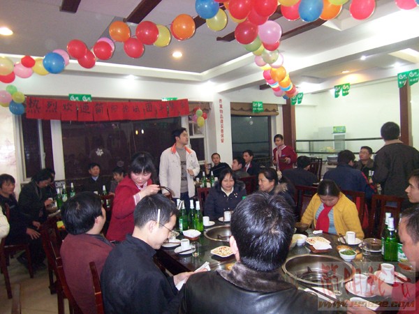 25鱼没有上起，酒已喝了不少.jpg