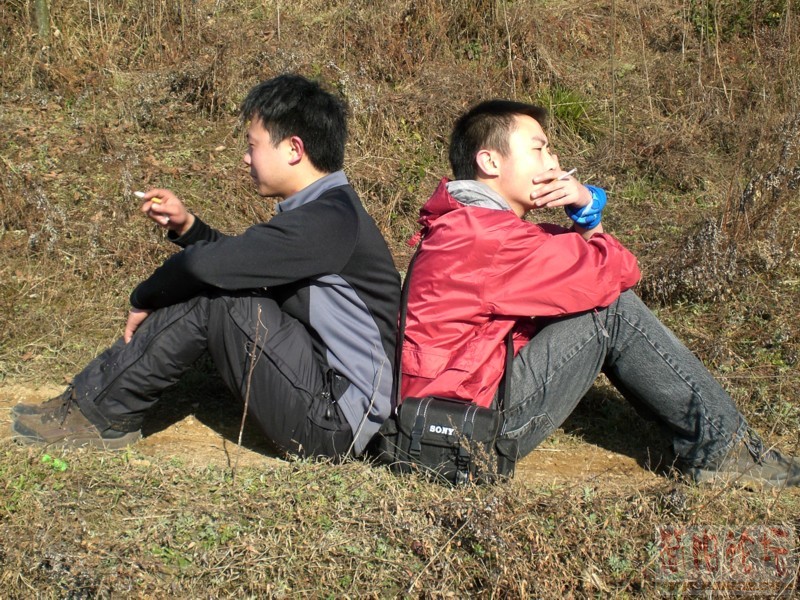 背靠背.jpg