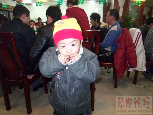 38小俊逸在学小鸭子.jpg