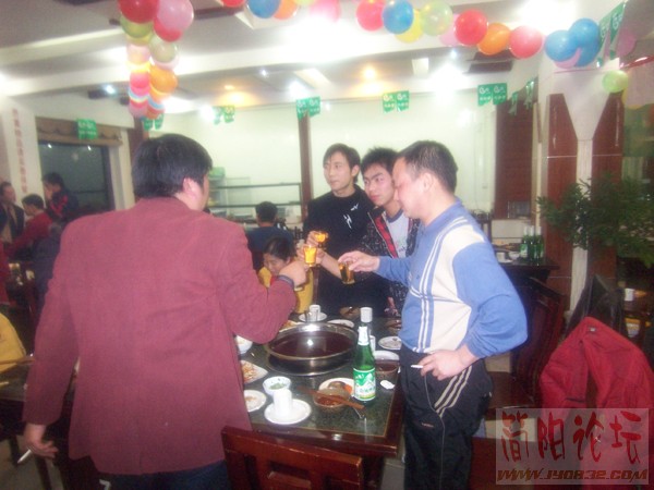 54伟哥敬酒中。。。.jpg
