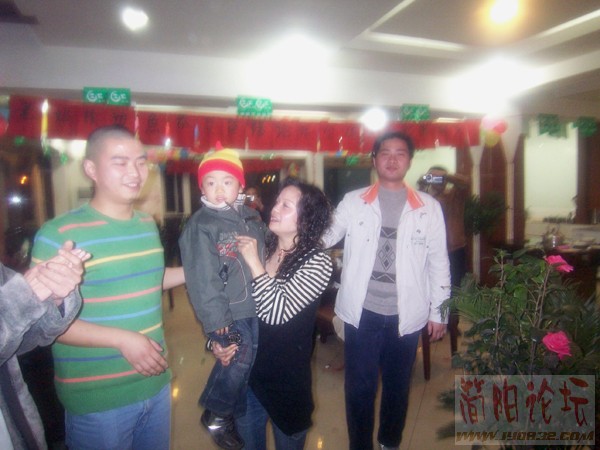 69落泥带小俊逸去照相.jpg