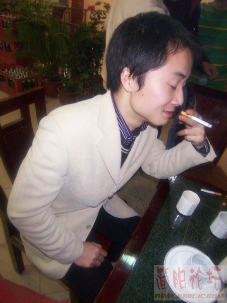 84骑着猪猪看日落的造型不错.jpg