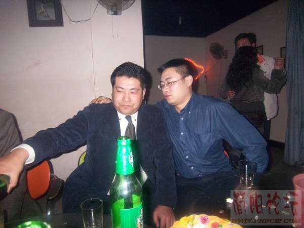 37伟哥与军用菜刀要喝三杯.jpg