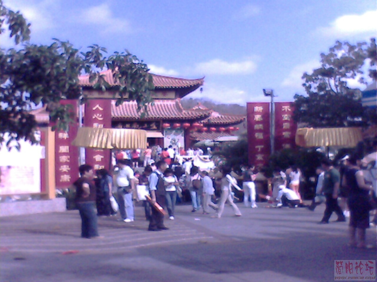 南山大门口.jpg