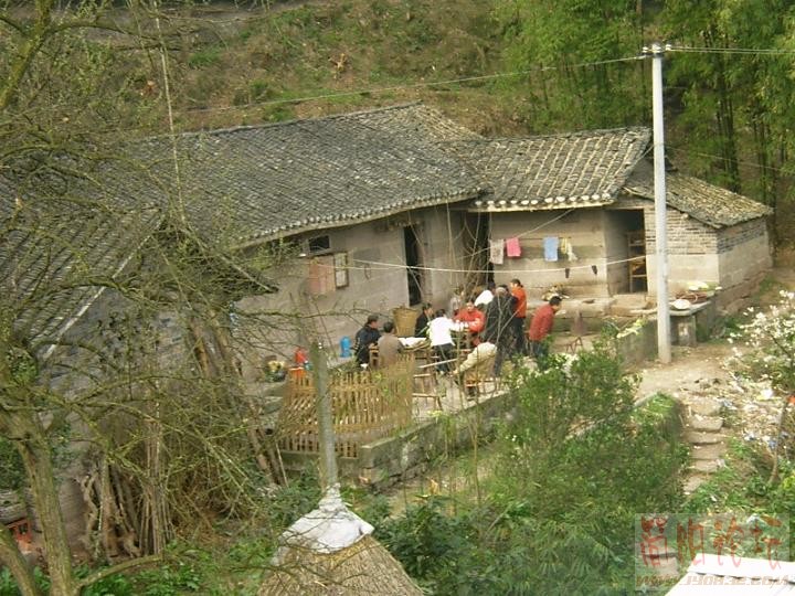 深山处一人家生活悠然自得.JPG