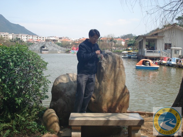 公園的小湖