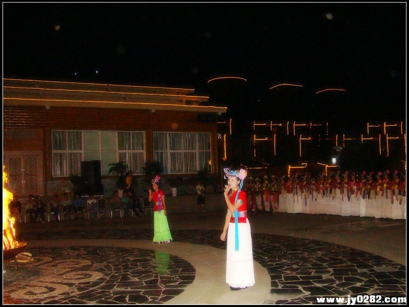 摩梭美女.jpg