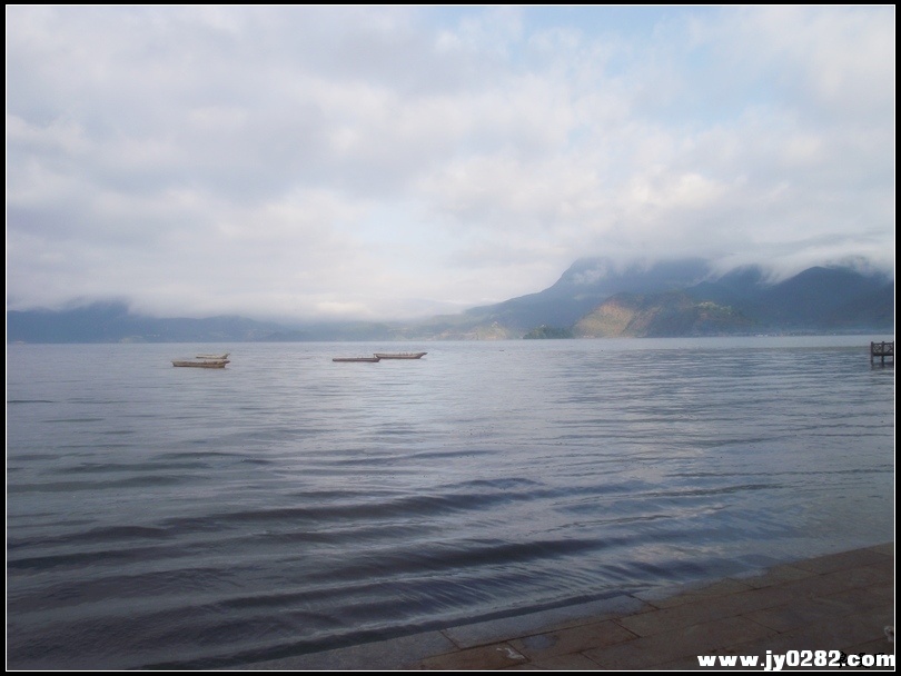 泸沽湖的早晨06.jpg