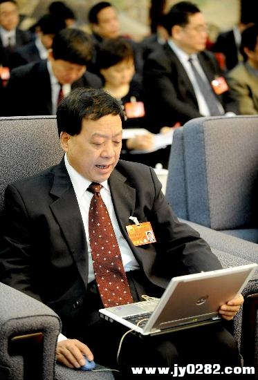 河南一政协主席幽会情妇 叫床声太大被抓丢官(图).jpg