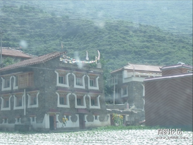 藏族的小别院.jpg