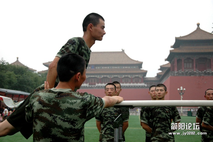 国旗护卫队在训练.jpg