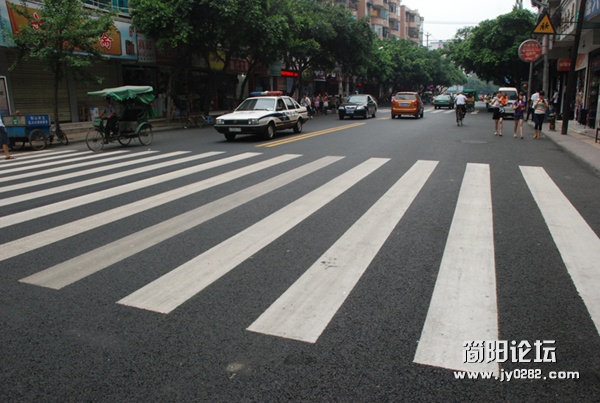 2011061610594710565.jpg