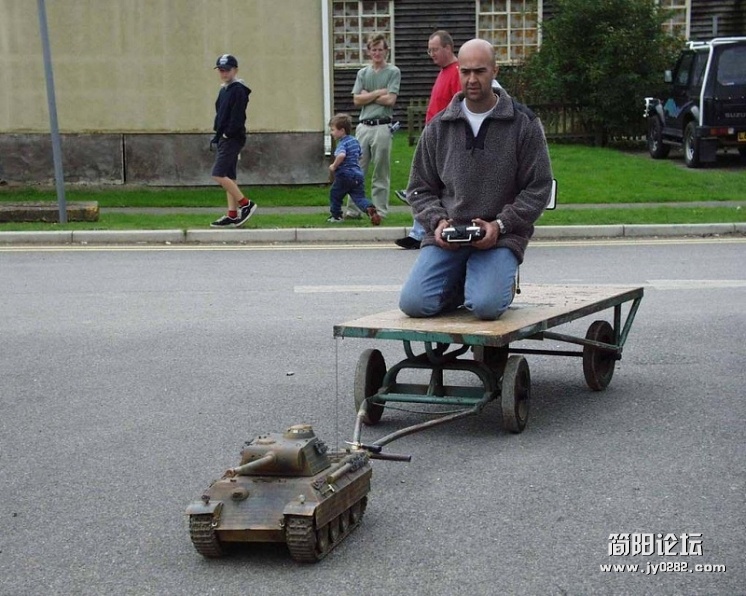 遙控車原來可以这样玩的.jpg