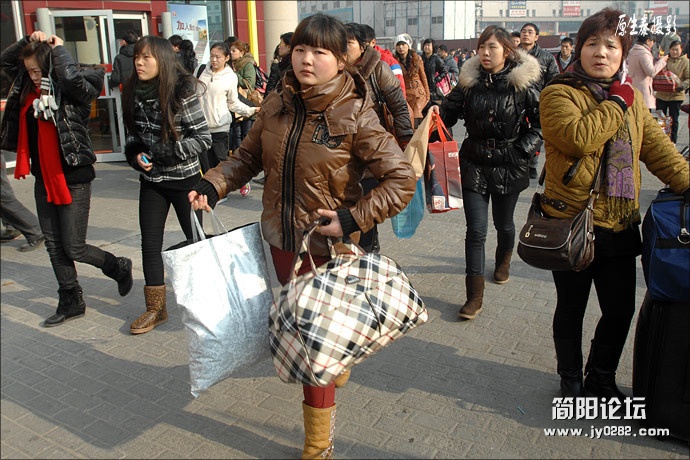 春运中拥挤的旅客1675644374f0d7a1032231.jpg
