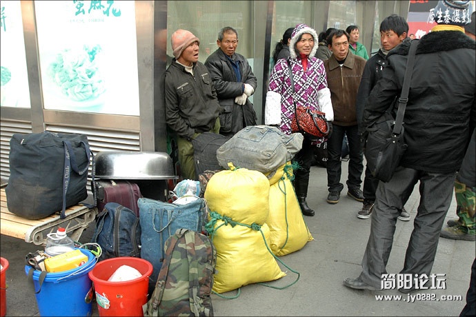 春运中的民工9001354714f0d7a1b6cba3.jpg