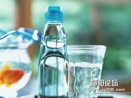 2.喝矿泉水绝对可以放心.jpg