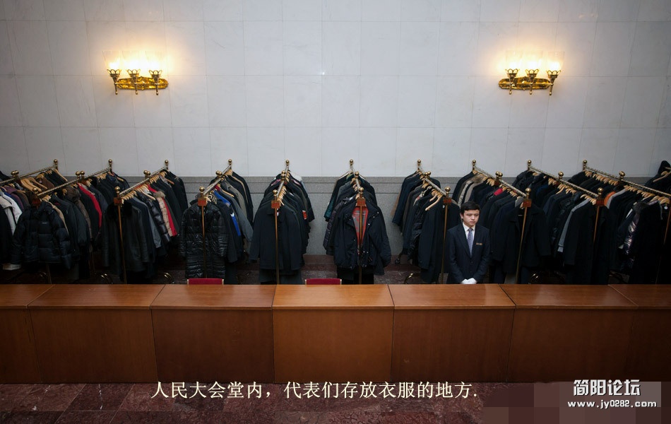 人民大会堂内，代表们存放衣服的地方_副本.jpg