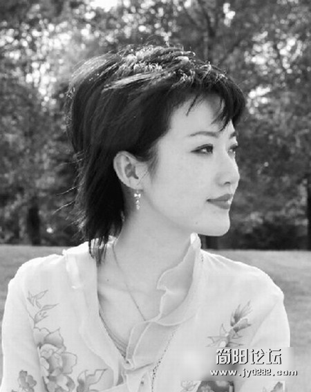 泰国美女总理英拉私房照曝光.jpg