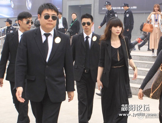 3857170_550x1000_0.jpg