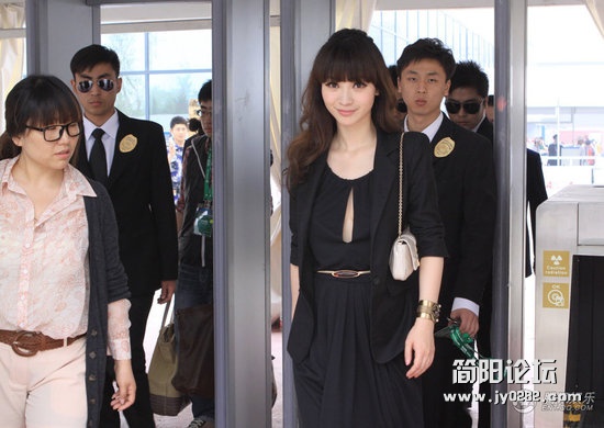 3857168_550x1000_0.jpg