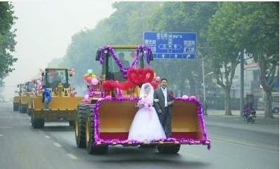 .什么叫做大场面、奔驰，悍马车队都是浮云！.jpg