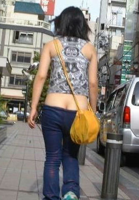 现在的女人什么都敢穿14.jpg