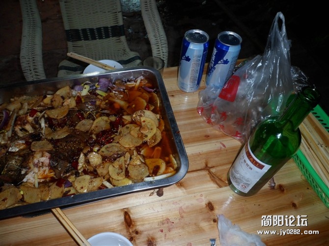烤鱼，蒋鹅儿，红酒，啤酒