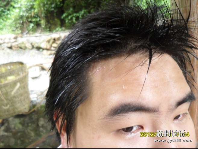 满头大汗