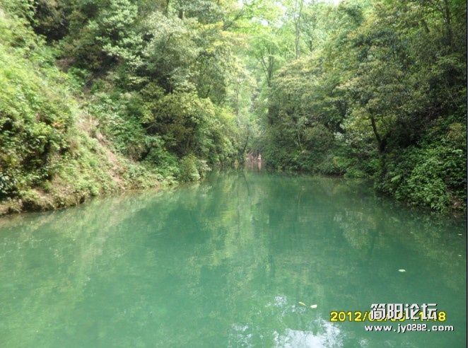 碧波荡漾