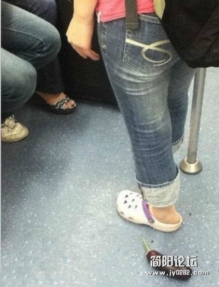妹纸，你的男朋友掉了~~.jpg