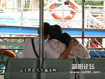 今天在湖边看到的一幕，这才算是人生赢家啊！！_副本.jpg