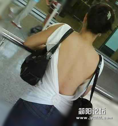MM穿成这样叫我情何以堪 (9).jpg
