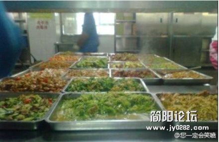 每次听到从一楼食堂窗口喊出 “要什么同学”？我都忍不住想说“要一个女同学，带走！”.jpg