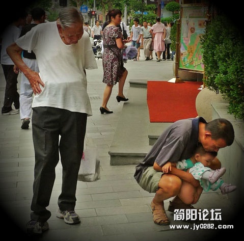 某些国人的素质真不是一般的低.jpg
