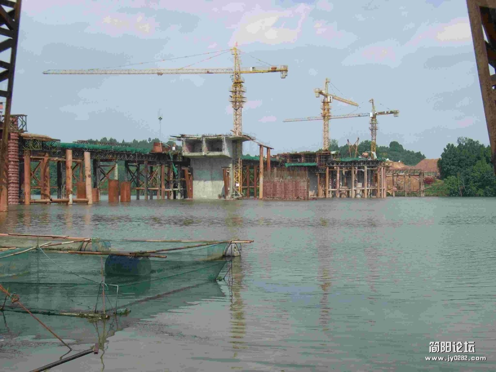 成安渝高速公路跨沱江大桥_conew1.jpg