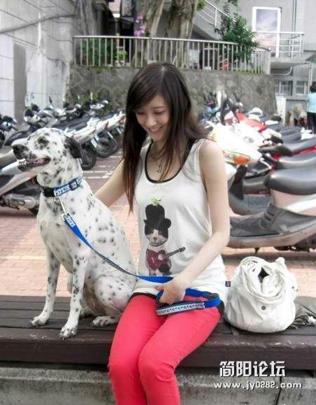 北京音乐学院的性感校花0uu2m.jpg