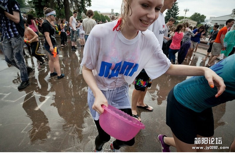 o201215617125914fcdcd9b0495a.jpg
