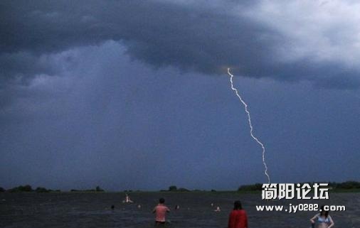 外国男女生活无拘无束 闷骚气质 喜感十足o201215817083514fd06f93329e9 (41).jpg