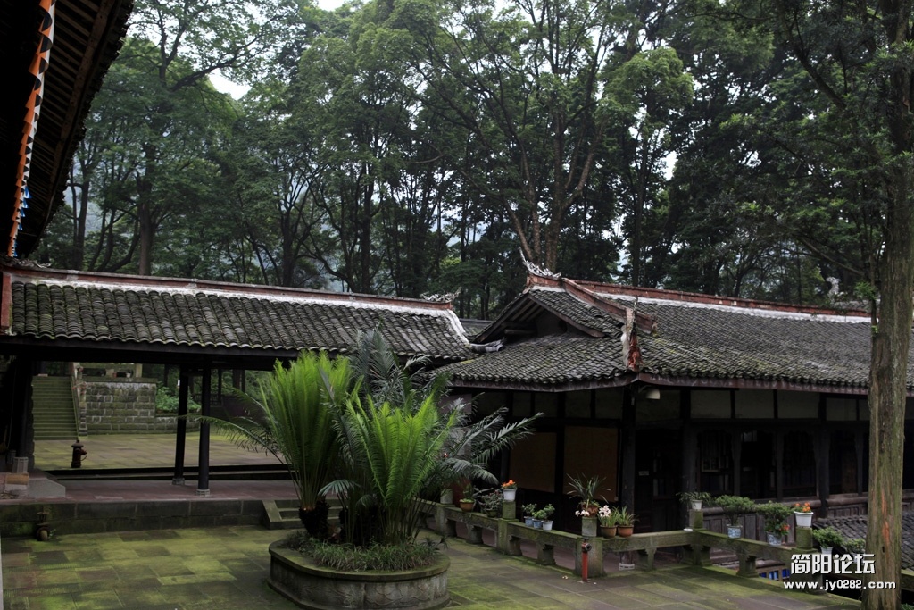 伏虎寺一角2副本.jpg