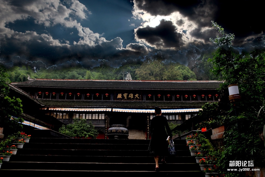 祥云笼罩的伏虎寺副本.jpg