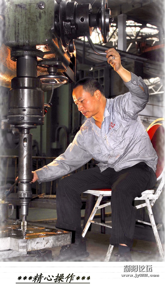 四川大川压缩机厂工人风貌 （组照-2）-李其生.jpg