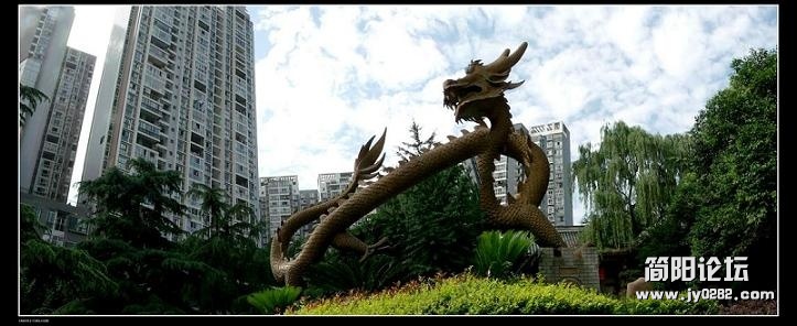 龙的故乡----梁晓.jpg