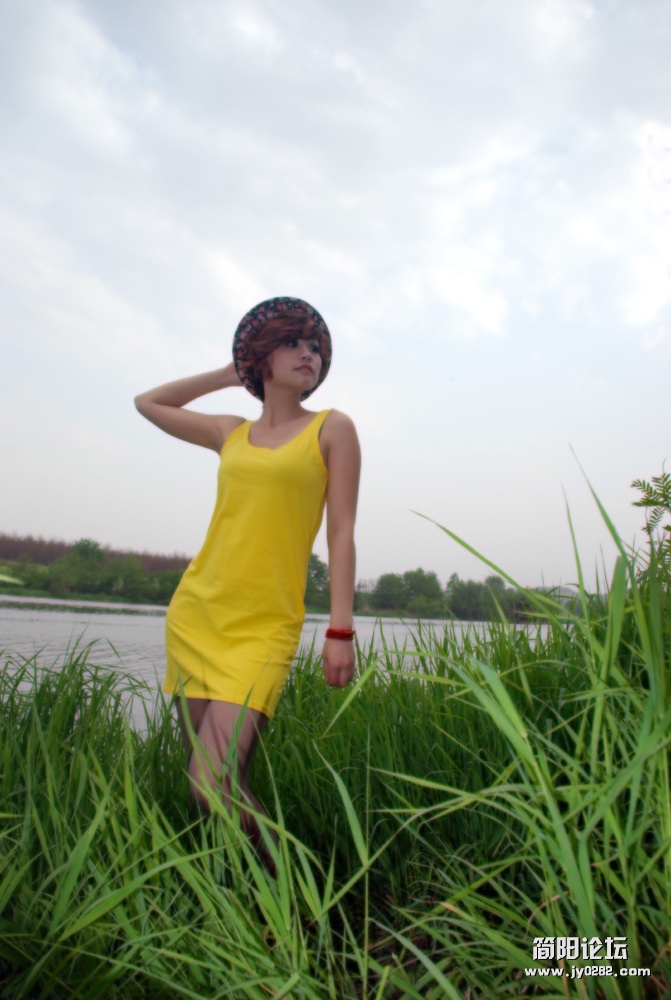 《回望》王展.jpg