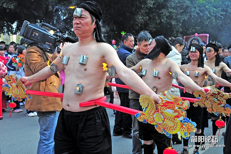 石桥镇九莲灯（组照）-王鹰-.doc (3).jpg
