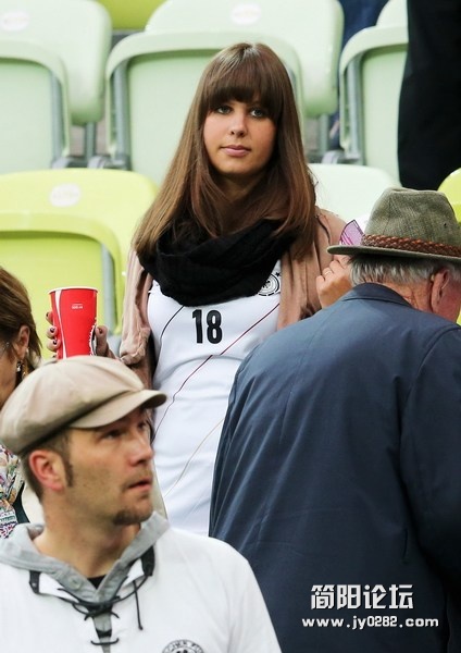 托尼克罗斯女友84LEBOUL4UVF0005.jpg