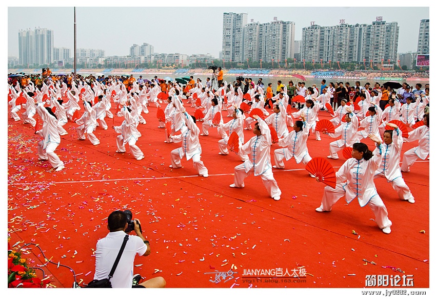 百人太极——11副本.jpg