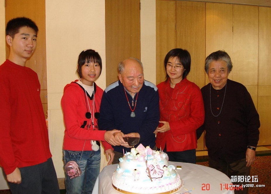 表演艺术家陈强大量家庭照曝光 8560G0M400AJ0003 (5).jpg